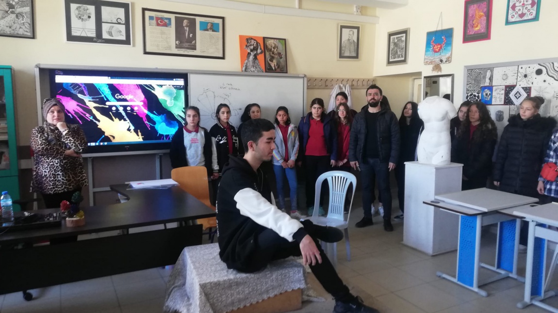Karamanlı Cumhuriyet Ortaokulu öğretmen ve öğrencileri okulumuzu ziyaret ettiler.